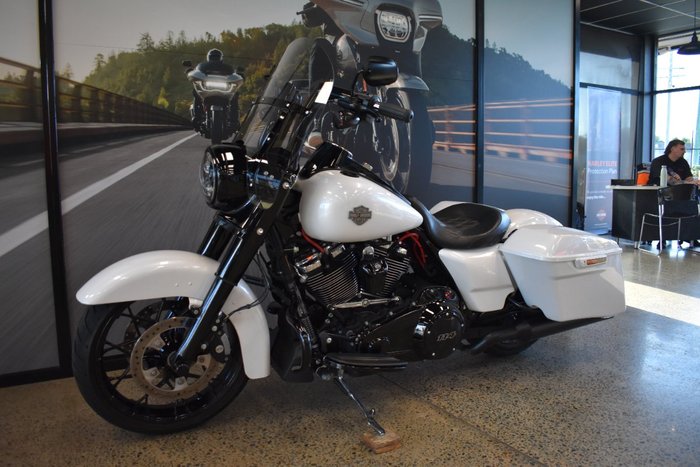 2024 HARLEY-DAVIDSON FLHRXS ROAD KING SPECIAL