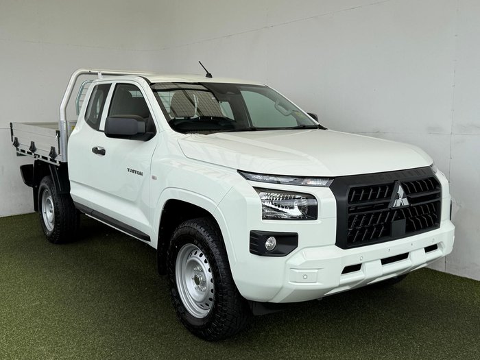 2025 Mitsubishi Triton GLX
