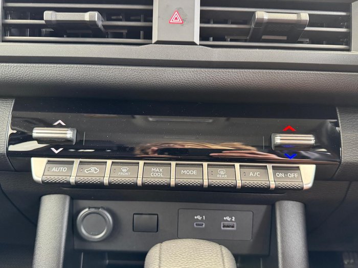 2025 Mitsubishi Triton GLX