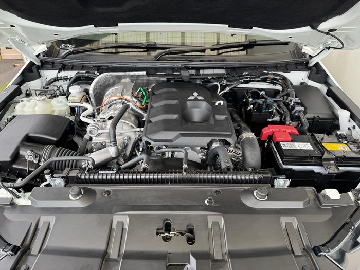 2025 Mitsubishi Triton GLX