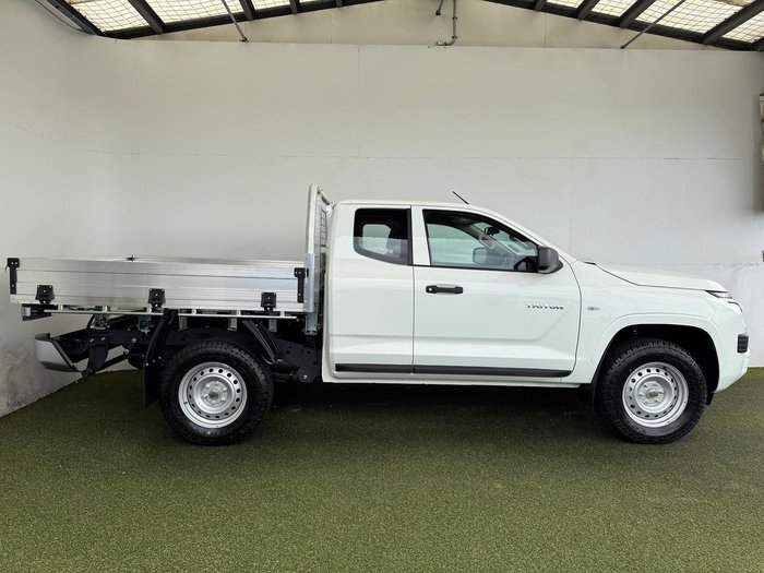 2025 Mitsubishi Triton GLX