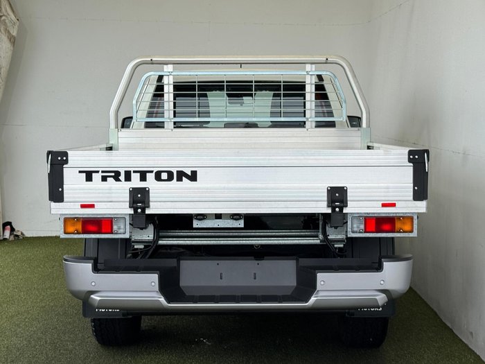 2025 Mitsubishi Triton GLX