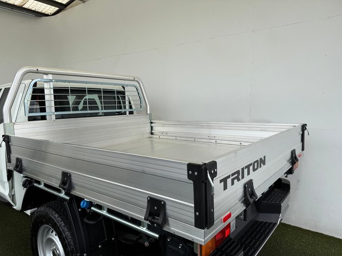 2025 Mitsubishi Triton GLX