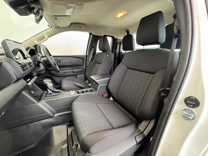 2025 Mitsubishi Triton GLX