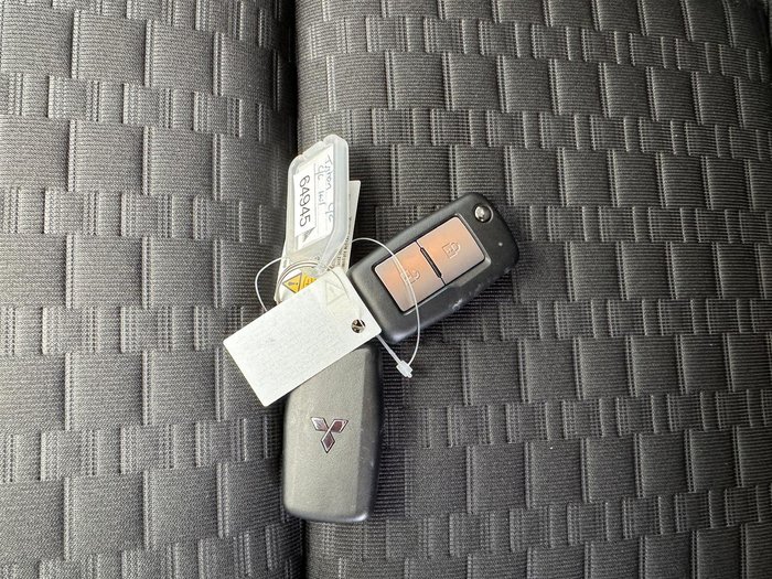 2025 Mitsubishi Triton GLX