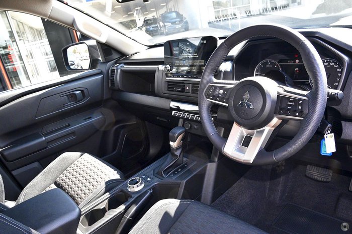 2025 Mitsubishi Triton GLX-R