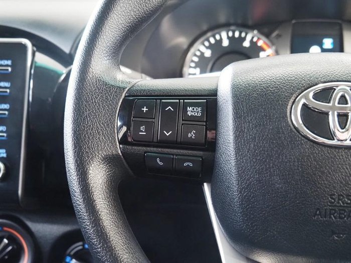 2022 Toyota Hilux SR