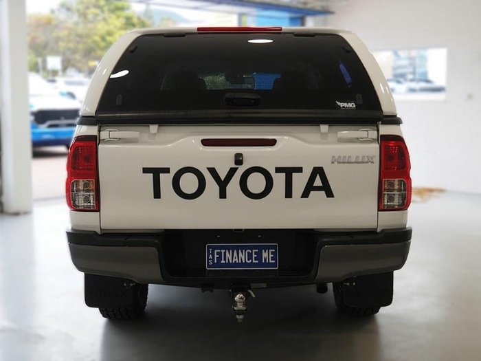 2022 Toyota Hilux SR