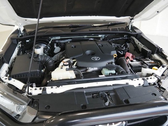 2022 Toyota Hilux SR