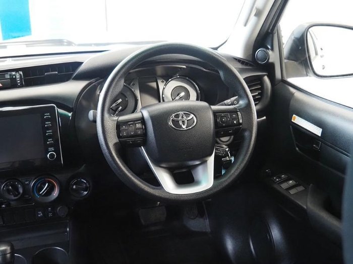 2022 Toyota Hilux SR