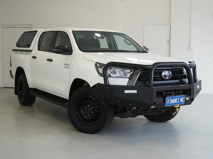 2022 Toyota Hilux SR