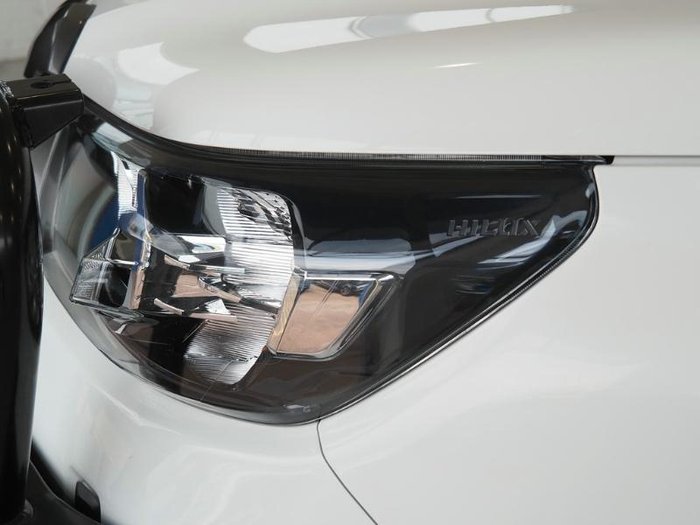 2022 Toyota Hilux SR