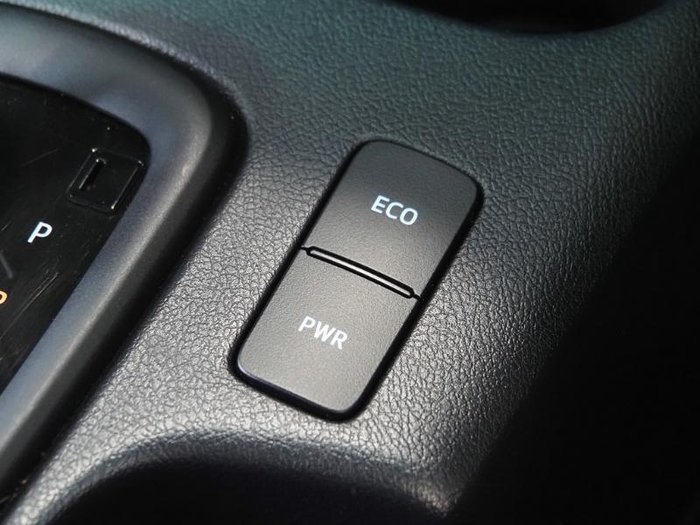 2022 Toyota Hilux SR
