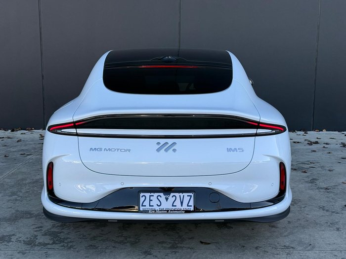 2025 MG IM5 Premium