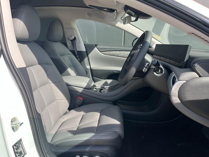 2025 MG IM5 Premium