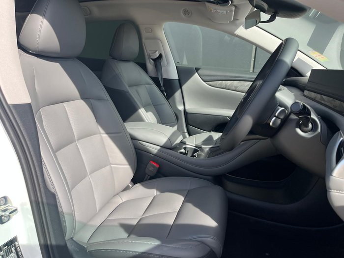 2025 MG IM5 Premium