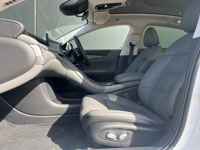 2025 MG IM5 Premium