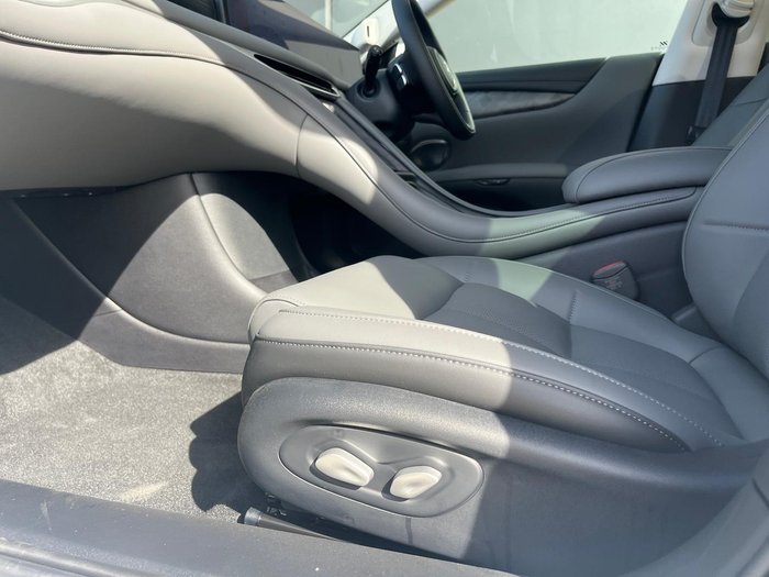 2025 MG IM5 Premium