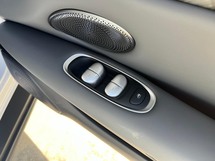 2025 MG IM5 Premium