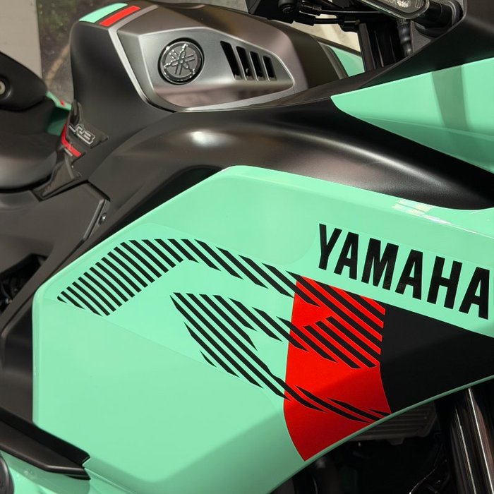 2025 Yamaha YZF-R3 Green