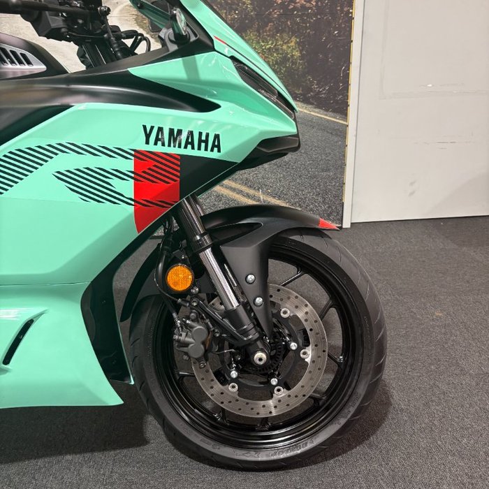2025 Yamaha YZF-R3 Green