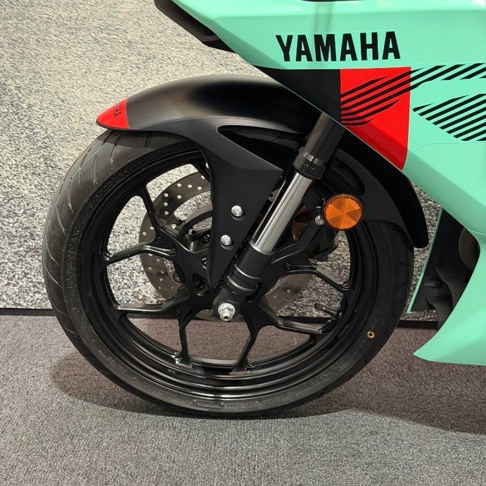 2025 Yamaha YZF-R3 Green