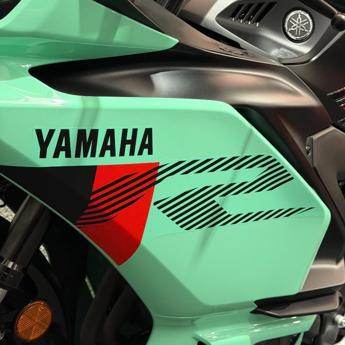 2025 Yamaha YZF-R3 Green