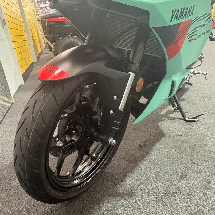 2025 Yamaha YZF-R3 Green