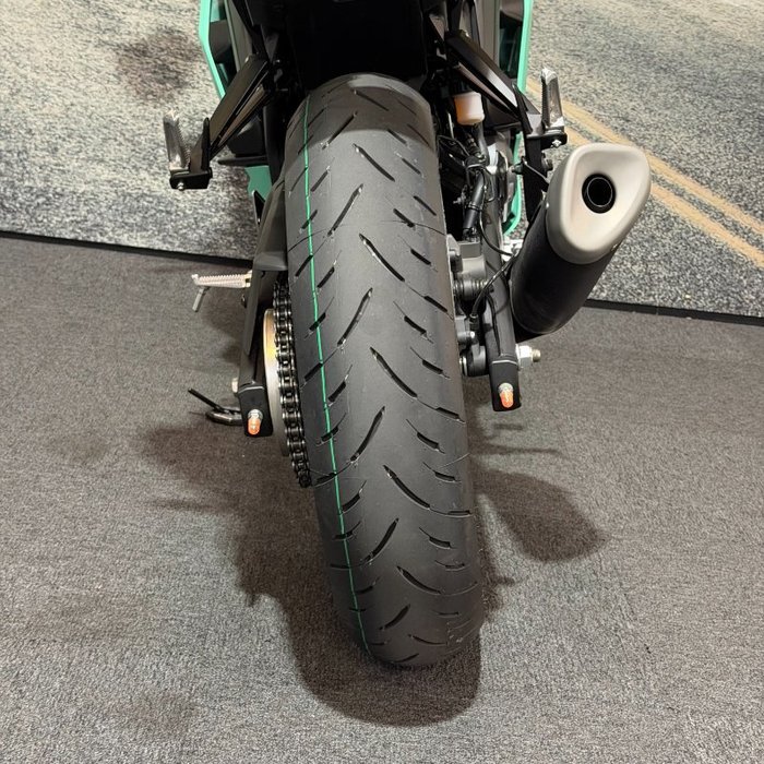 2025 Yamaha YZF-R3 Green