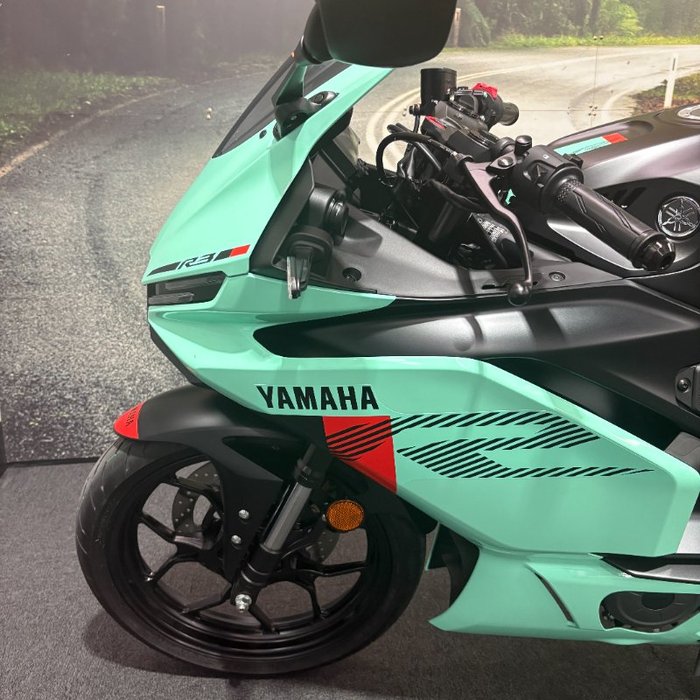 2025 Yamaha YZF-R3 Green