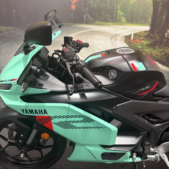 2025 Yamaha YZF-R3 Green