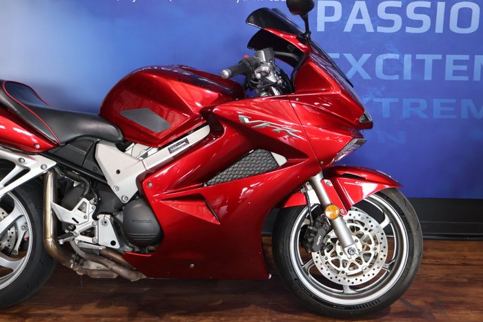 2006 Honda VFR800F (VFR800Fi) Red