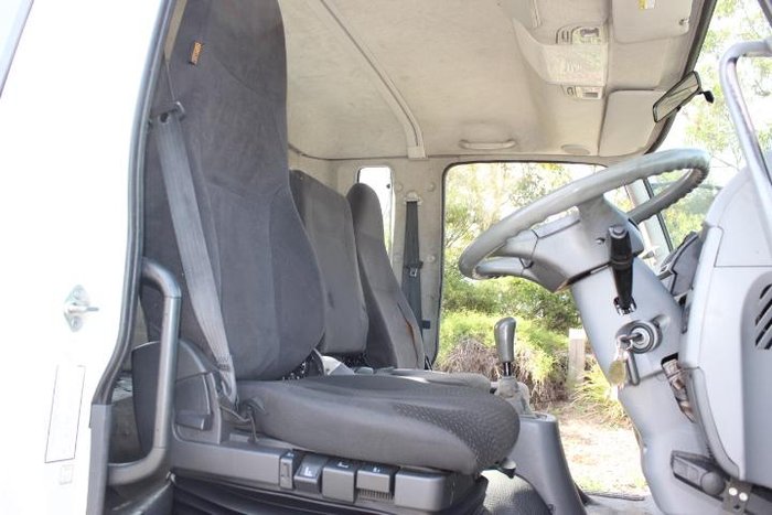 2013 Fuso Fighter 1024 WHITE