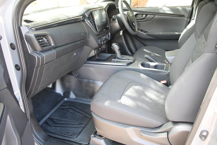 2025 Isuzu D-MAX X-RIDER