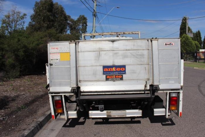 2010 Isuzu N Series NNR 200 WHITE
