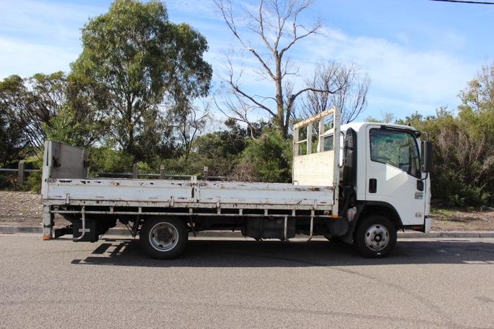 2010 Isuzu N Series NNR 200 WHITE