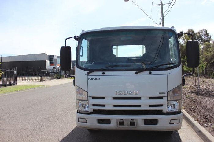 2010 Isuzu N Series NNR 200 WHITE
