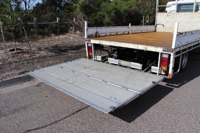 2010 Isuzu N Series NNR 200 WHITE