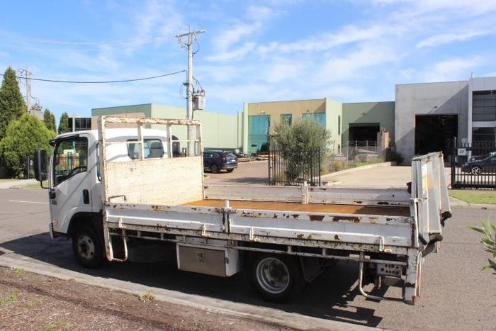 2010 Isuzu N Series NNR 200 WHITE