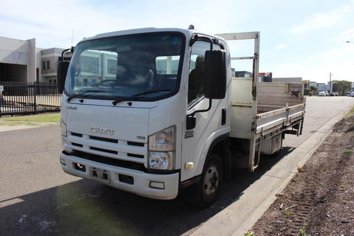 2010 Isuzu N Series NNR 200 WHITE