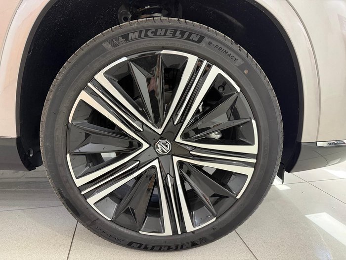 2025 MG QS Essence IS31 MY25 AWD Cashmere Silver