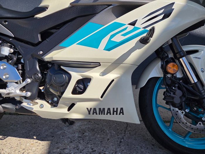 2024 Yamaha YZF-R3 WHITE