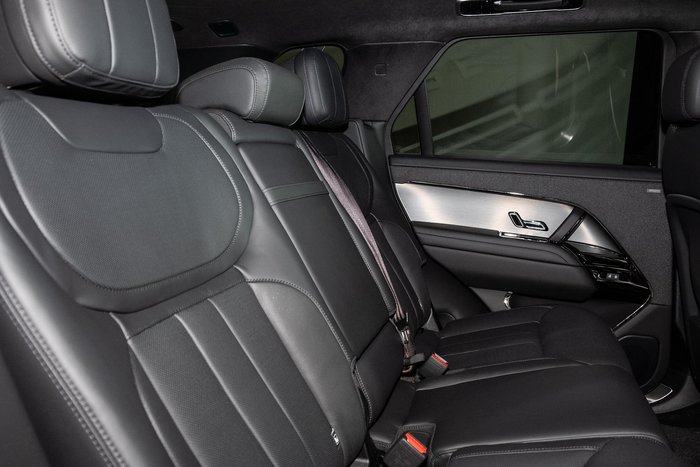 2025 Land Rover Range Rover Sport D250 Dynamic SE