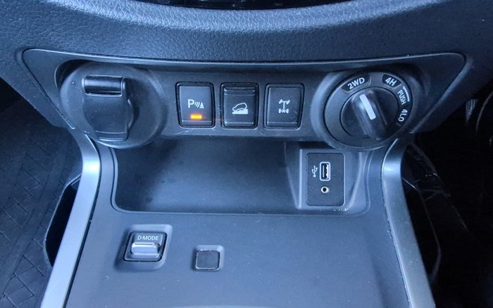 2021 Nissan Navara ST