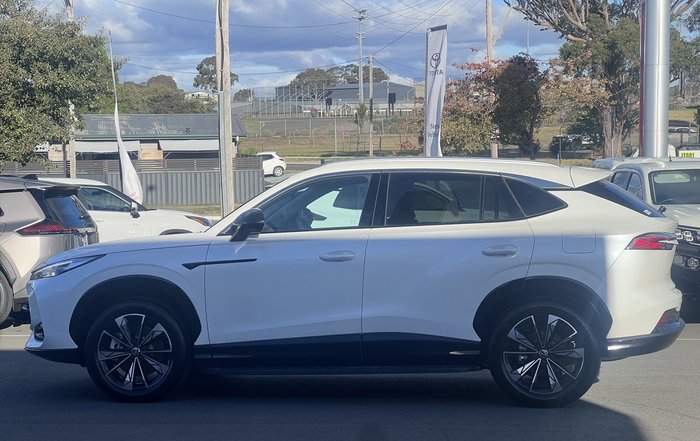 2025 MG HS Super Hybrid Essence