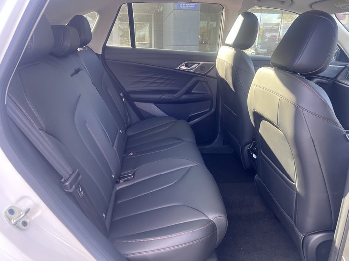 2025 MG HS Super Hybrid Essence