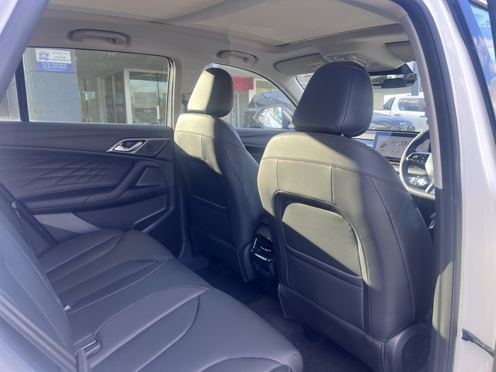 2025 MG HS Super Hybrid Essence