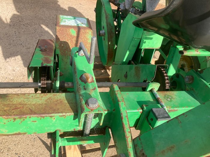 Sfoggia Single Row Transplanter