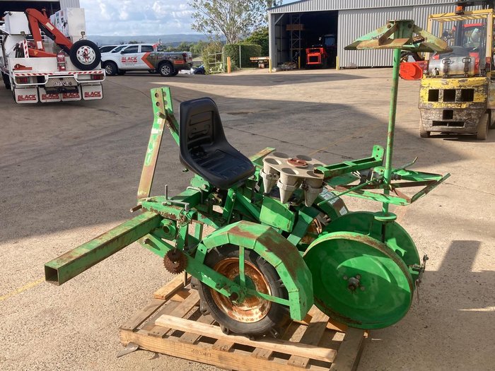 Sfoggia Single Row Transplanter