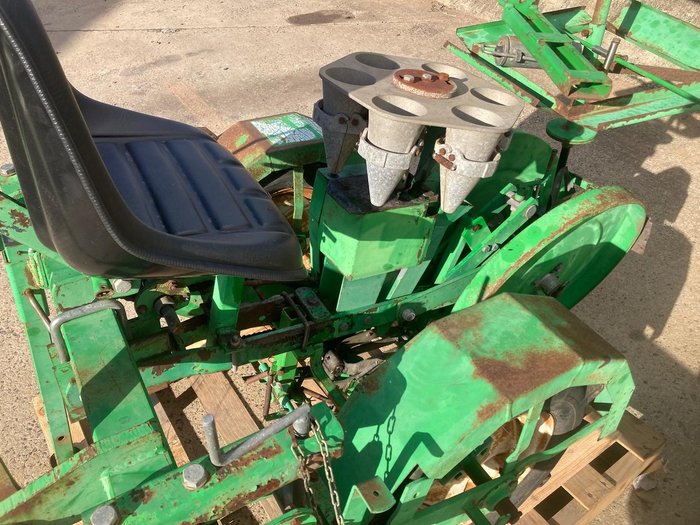 Sfoggia Single Row Transplanter
